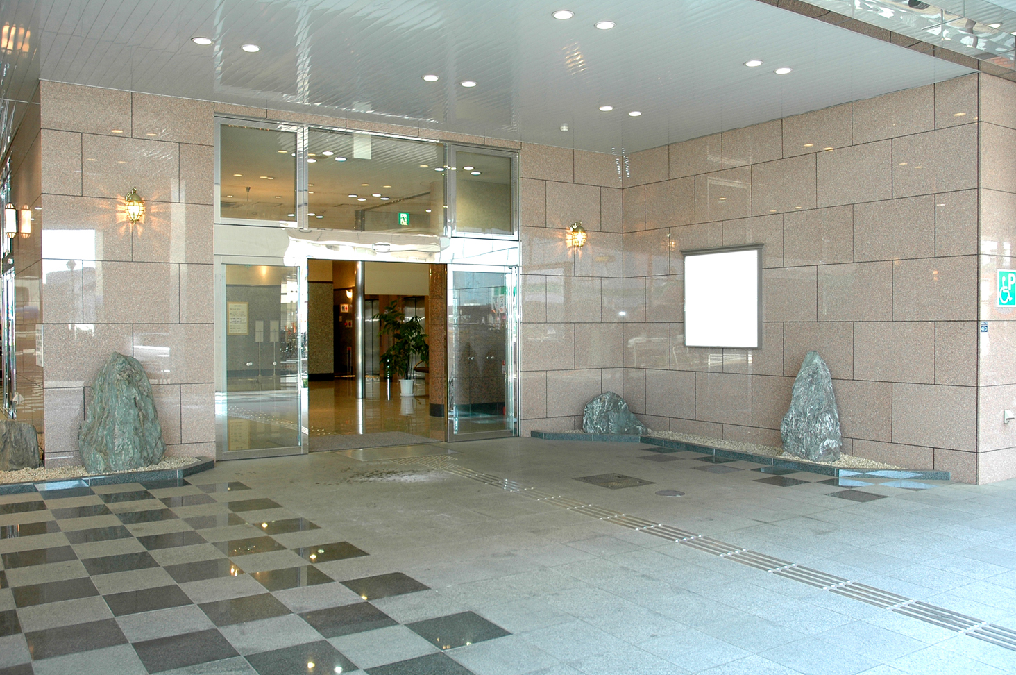 �z�[������